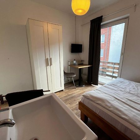 Hotelzimmer In Neusserstrasse Köln Exterior foto